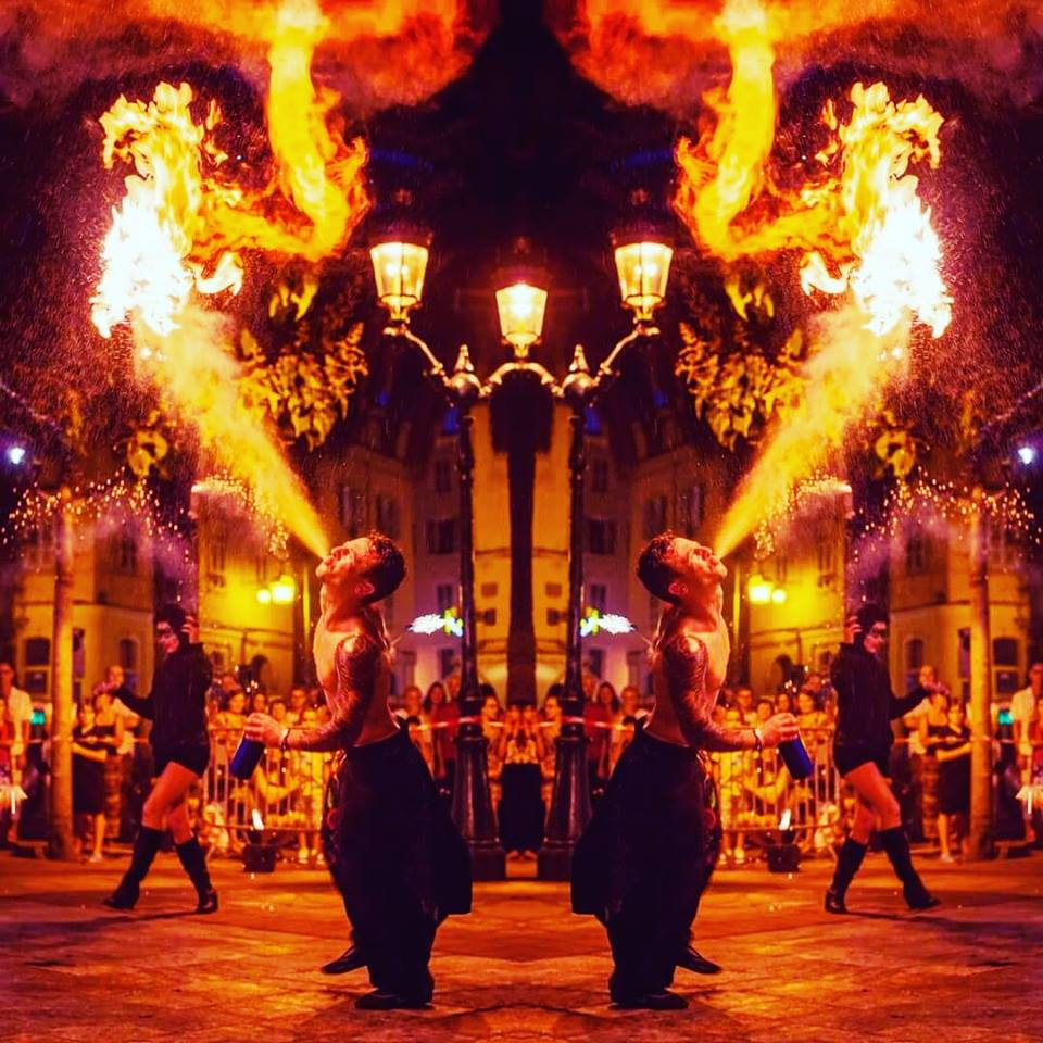 Cracheurs de feu Artistes de rue